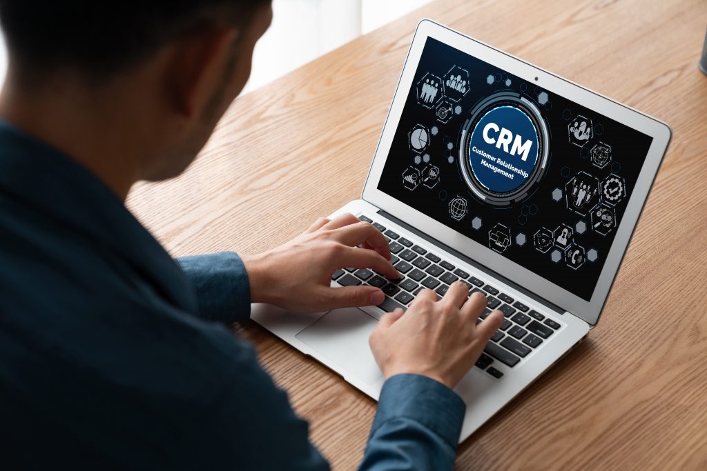 Curso de CRM invisible con inteligencia artificial para automatizar ventas y registro de clientes
