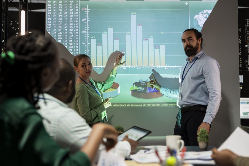 Curso de finanzas con inteligencia artificial para análisis y gestión financiera
